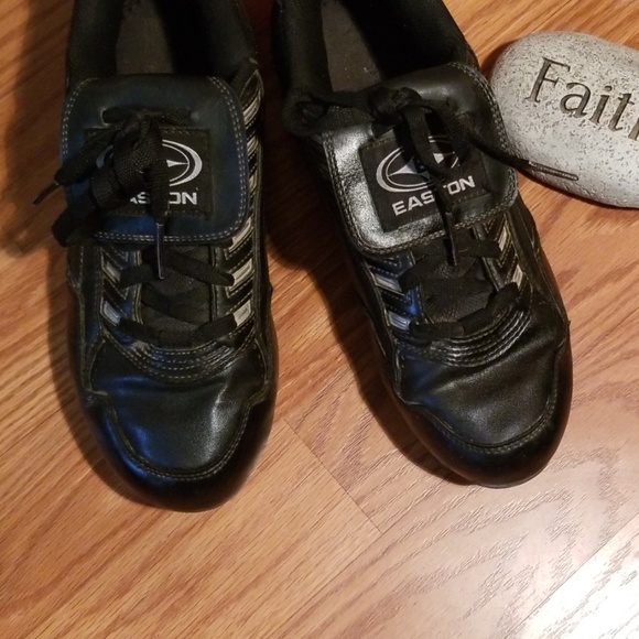 Easton baseball cleats 9 - Picture 2 of 4